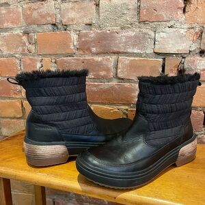 Merrell Waterproof Black Winter Boots with Faux Fur Lining size 7